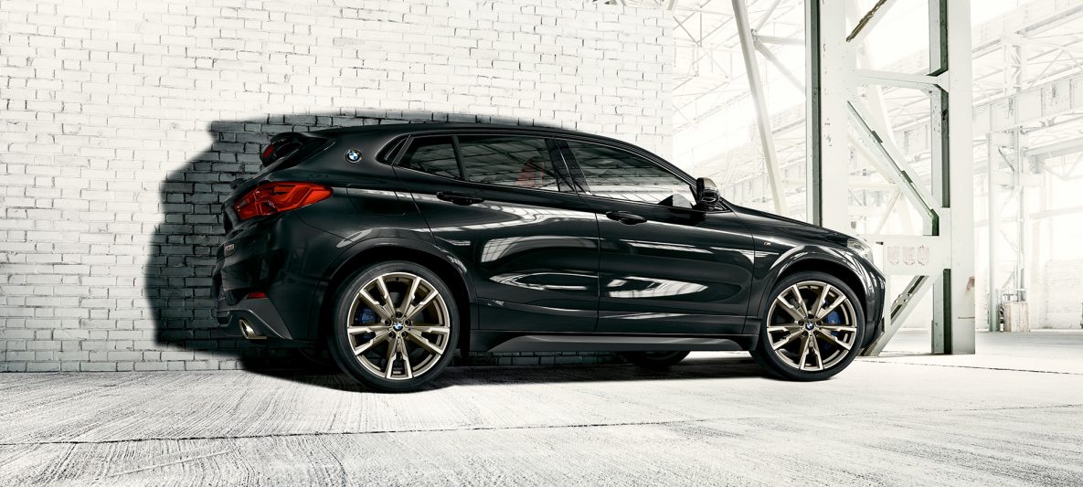 M Leichtmetallräder BMW X2 M35i Saphirschwarz metallic F39 Seitenansicht